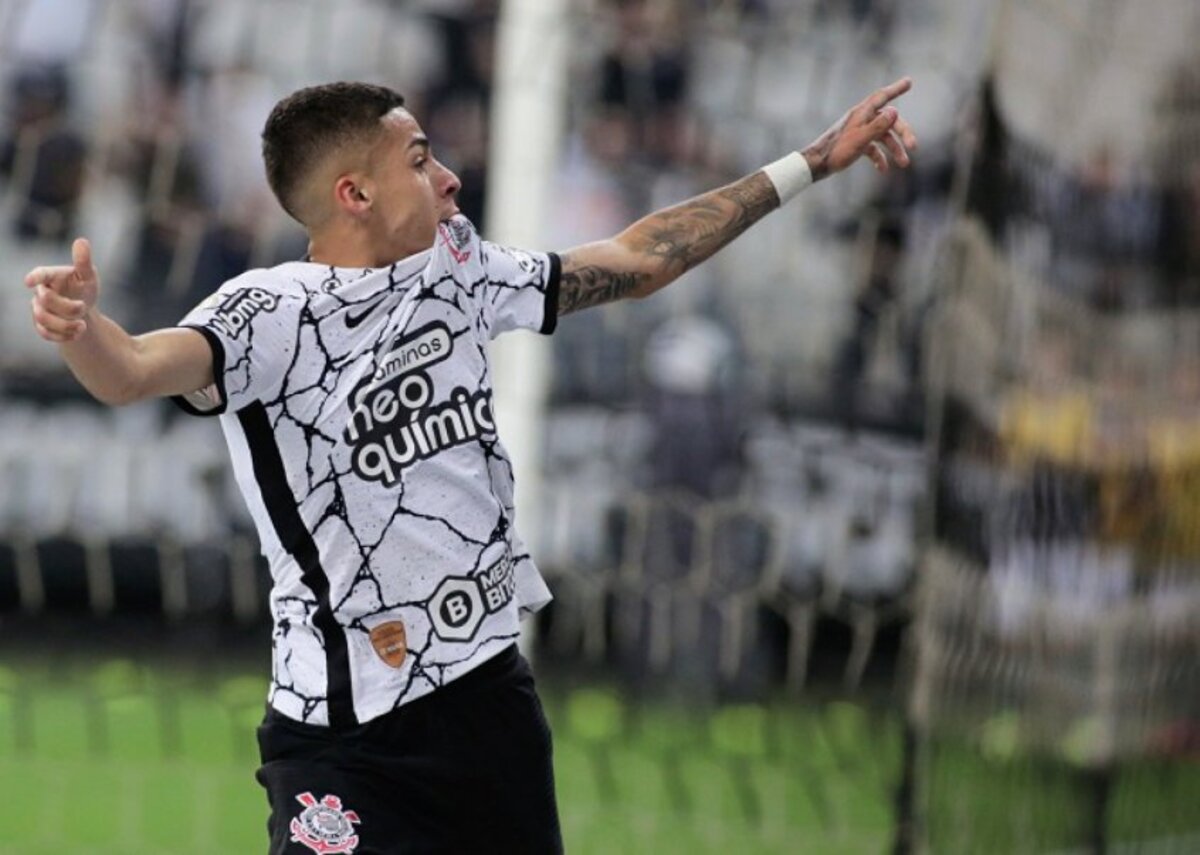 Corinthians cogita afastar Gabriel Pereira após problemas na renovação de contrato