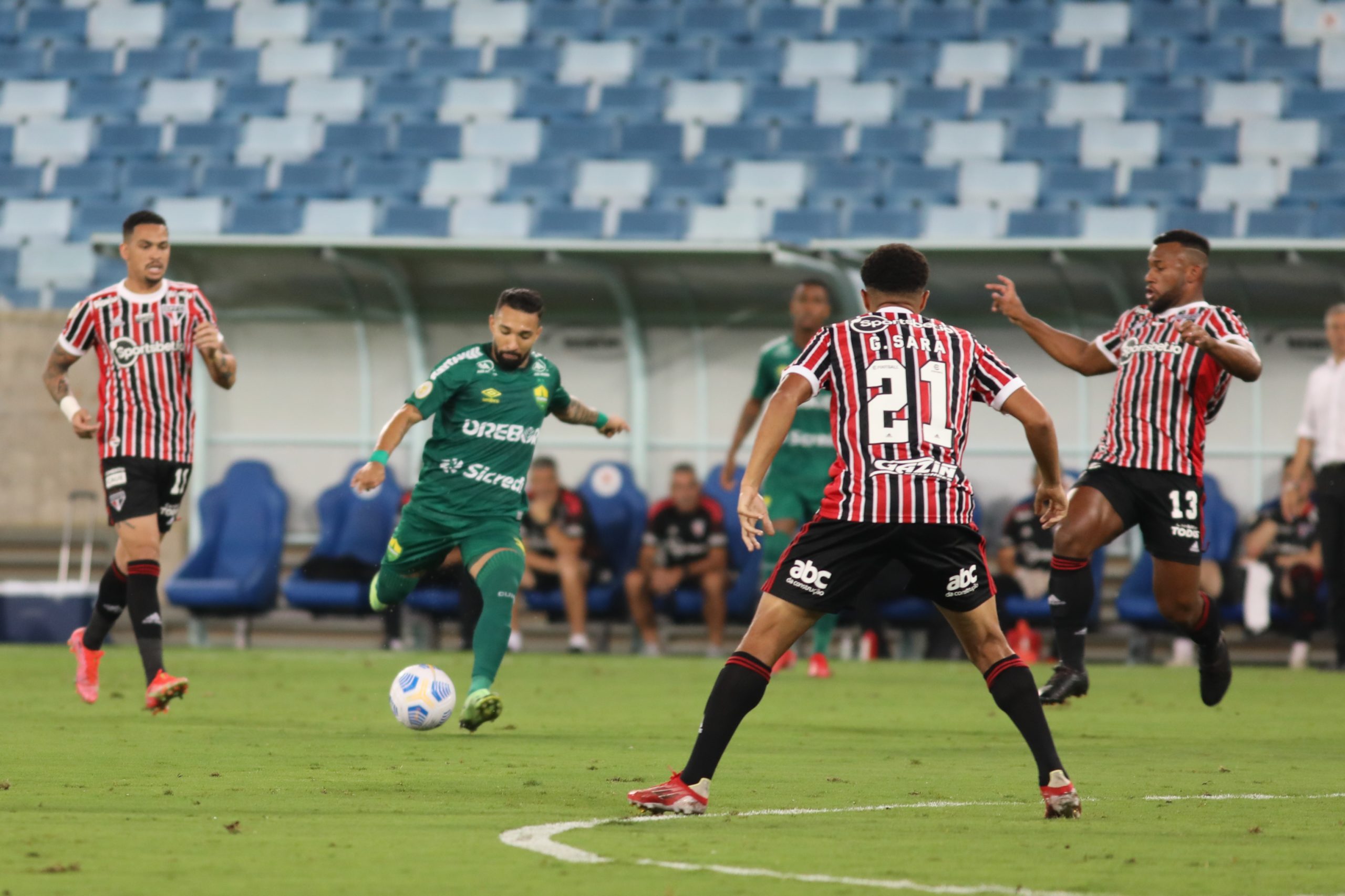 São Paulo e Cuiabá empatam em jogo morno e sem gols 