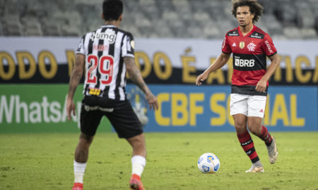 Flamengo e Atlético-MG se enfrentam em duelo decisivo no Campeonato Brasileiro