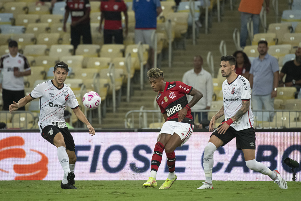 Atuações ENM: Flamengo vai mal coletivamente, perde para o Athletico-PR e está fora da Copa do Brasil; veja notas