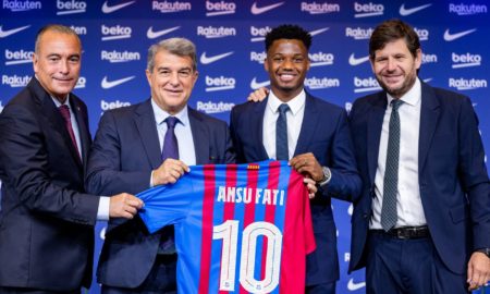 Ansu Fati renova com Barcelona