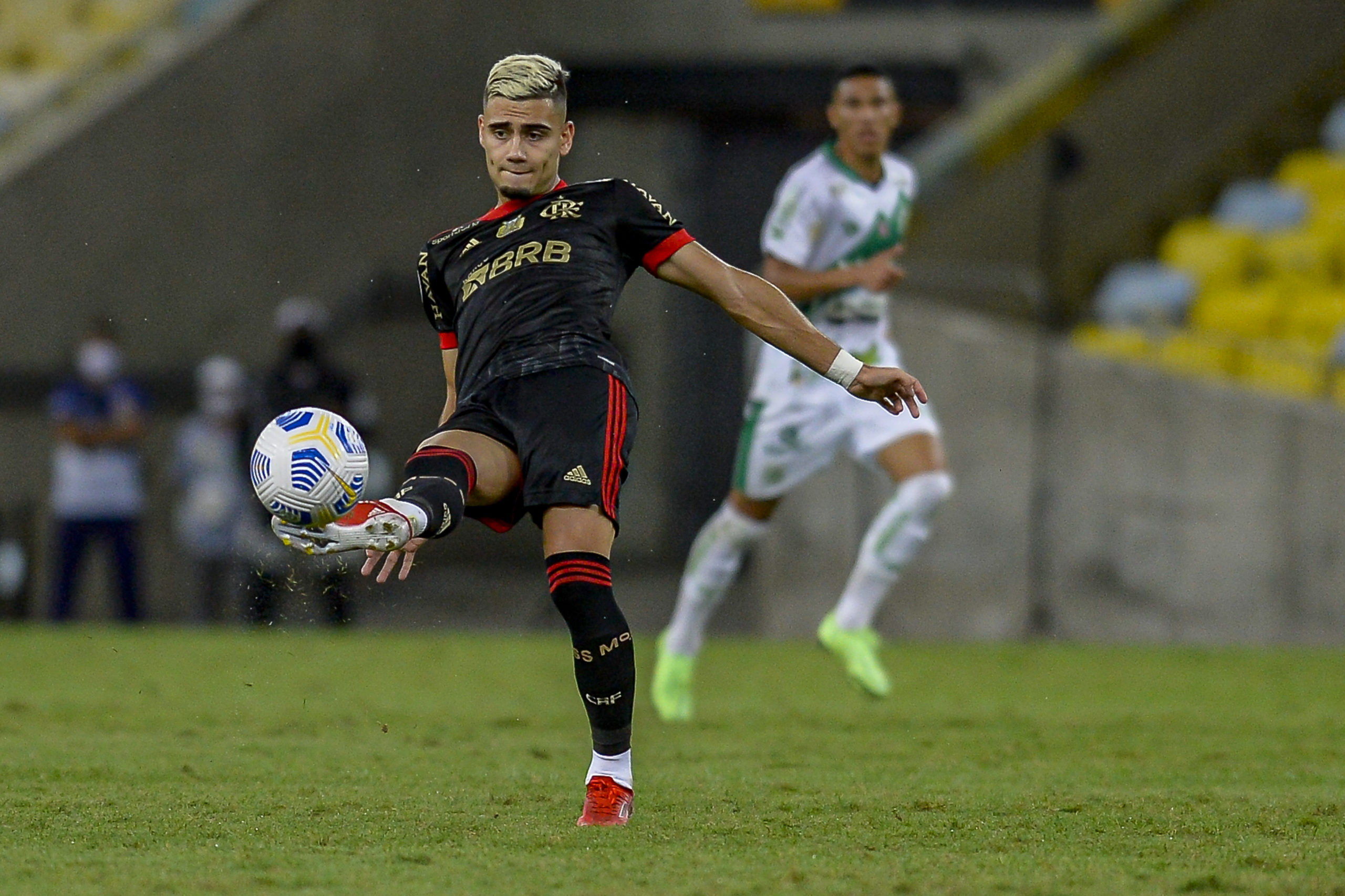 Com cobrança antológica de Andreas, Flamengo encerra jejum de mais de três anos sem gol de falta