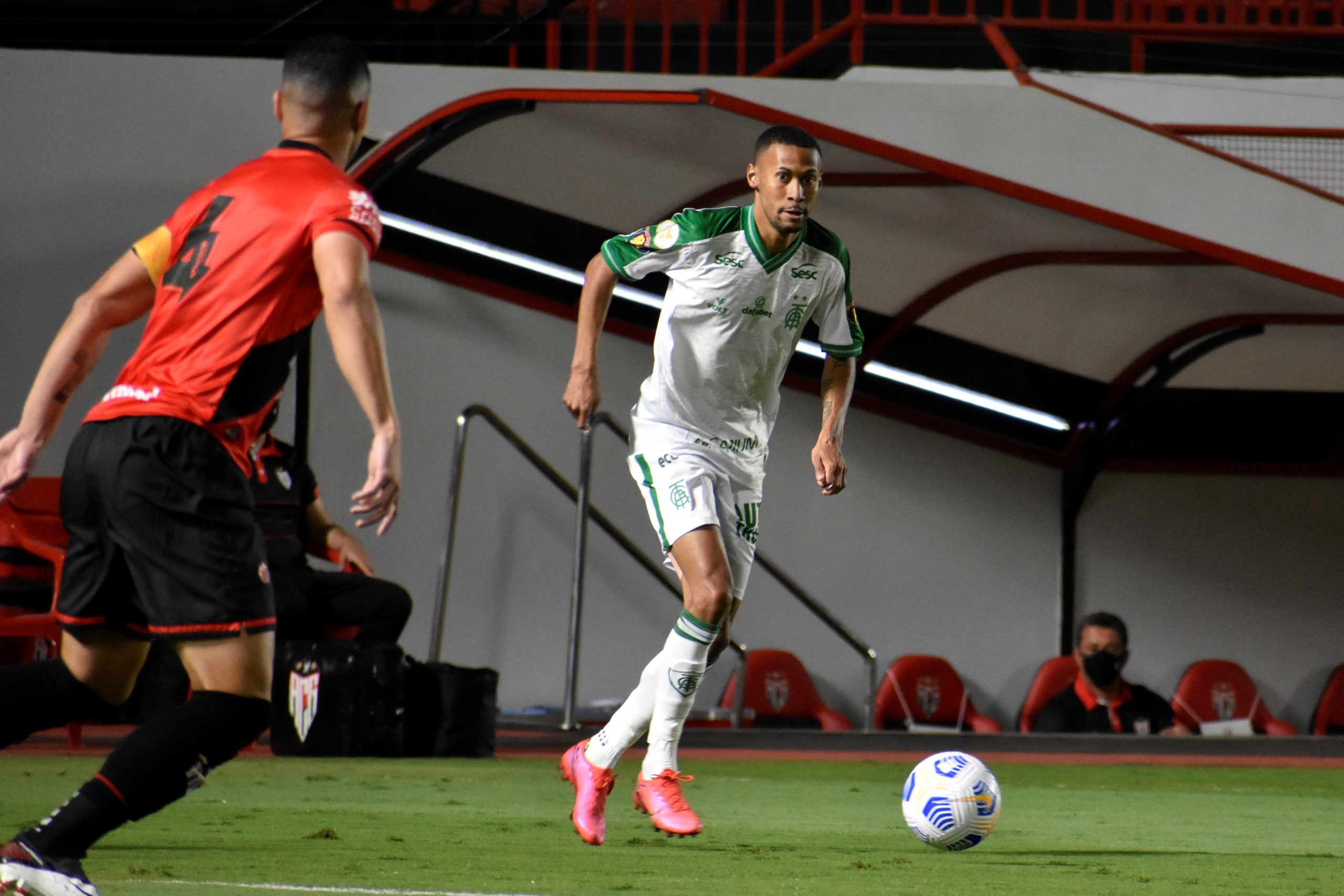 De olho na Libertadores, América-MG recebe o Atlético-GO em BH