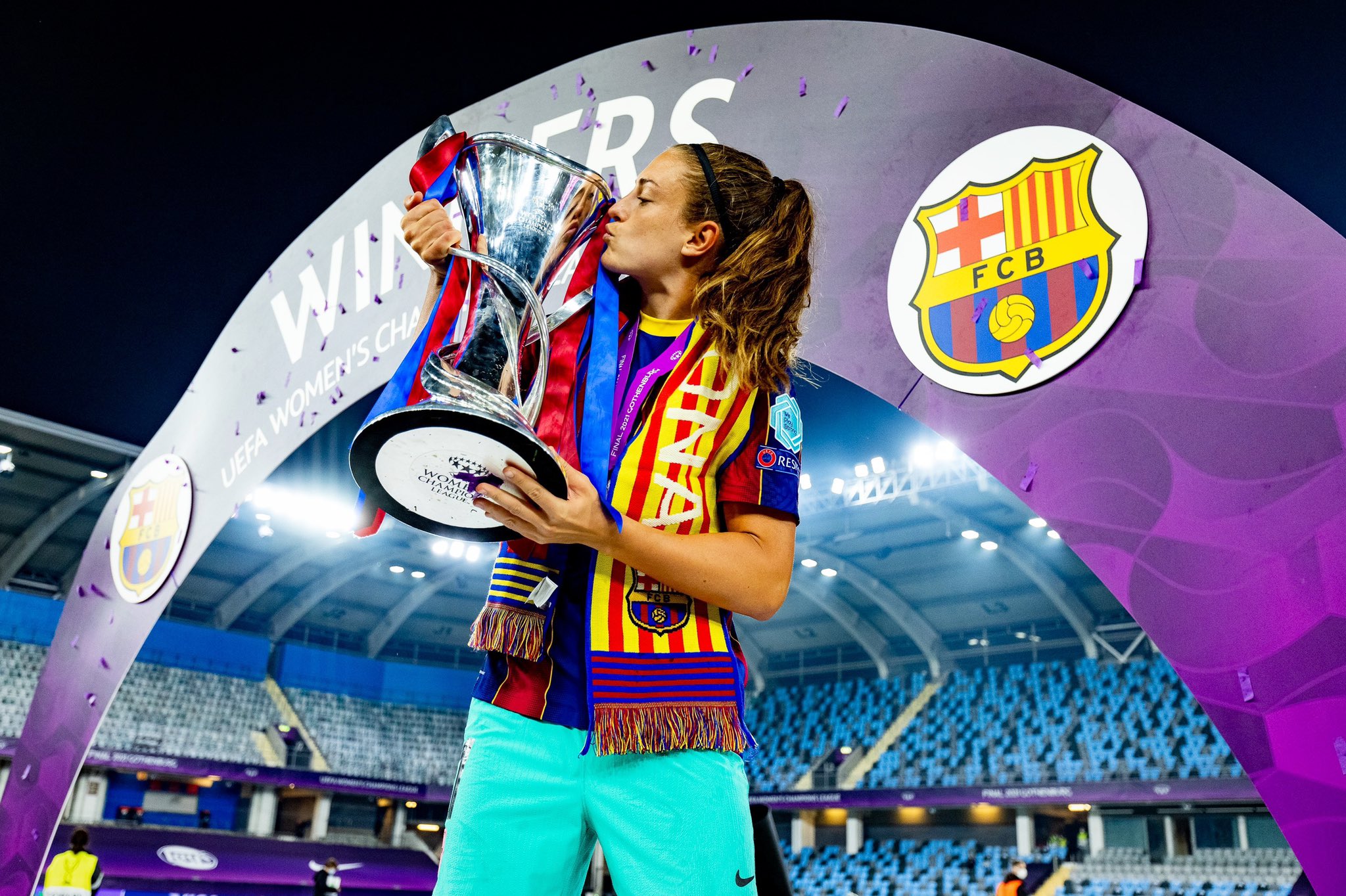 Bola de Ouro: Alexia Putellas, do Barcelona, é eleita melhor jogadora do  mundo pela segunda vez - Lance!