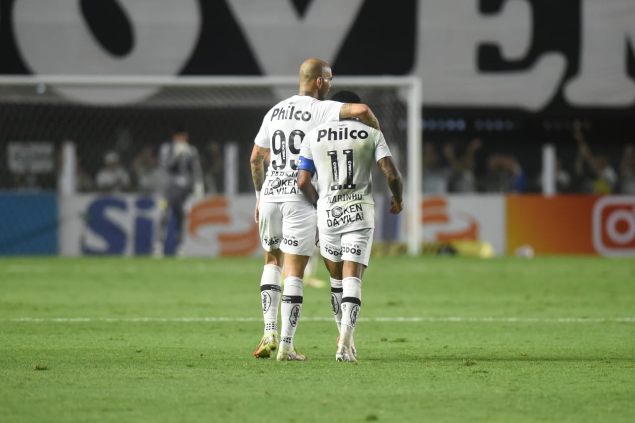 Marinho encerra o segundo jejum de gols na carreira e volta a marcar pelo Santos em boa partida