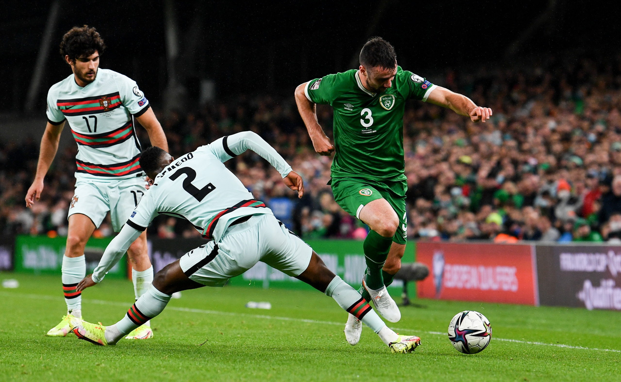 Portugal se aproxima da Copa do Mundo após empate com Irlanda