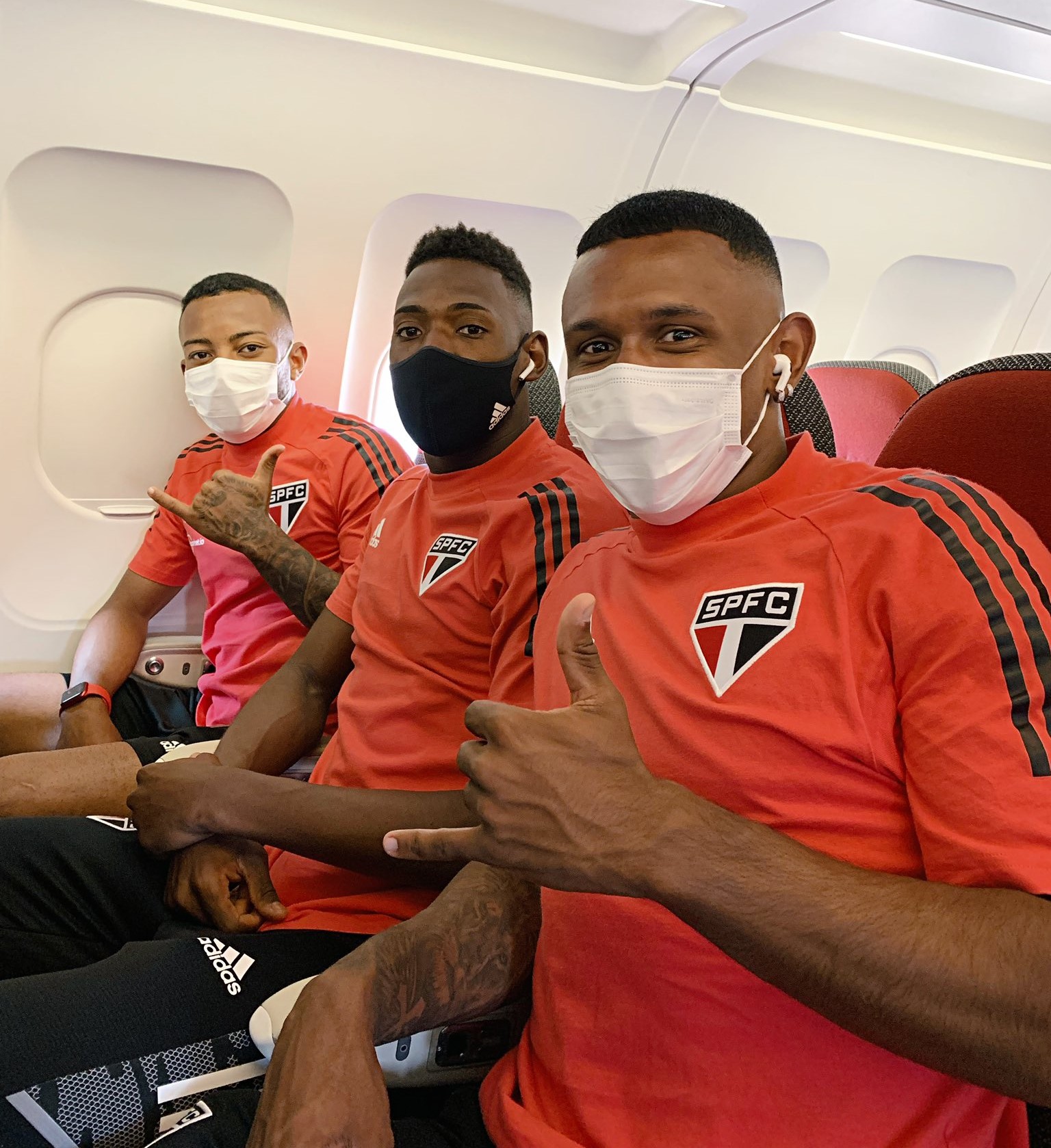 São Paulo finaliza preparação e viaja para Salvador para enfrentar Bahia; veja provável escalação