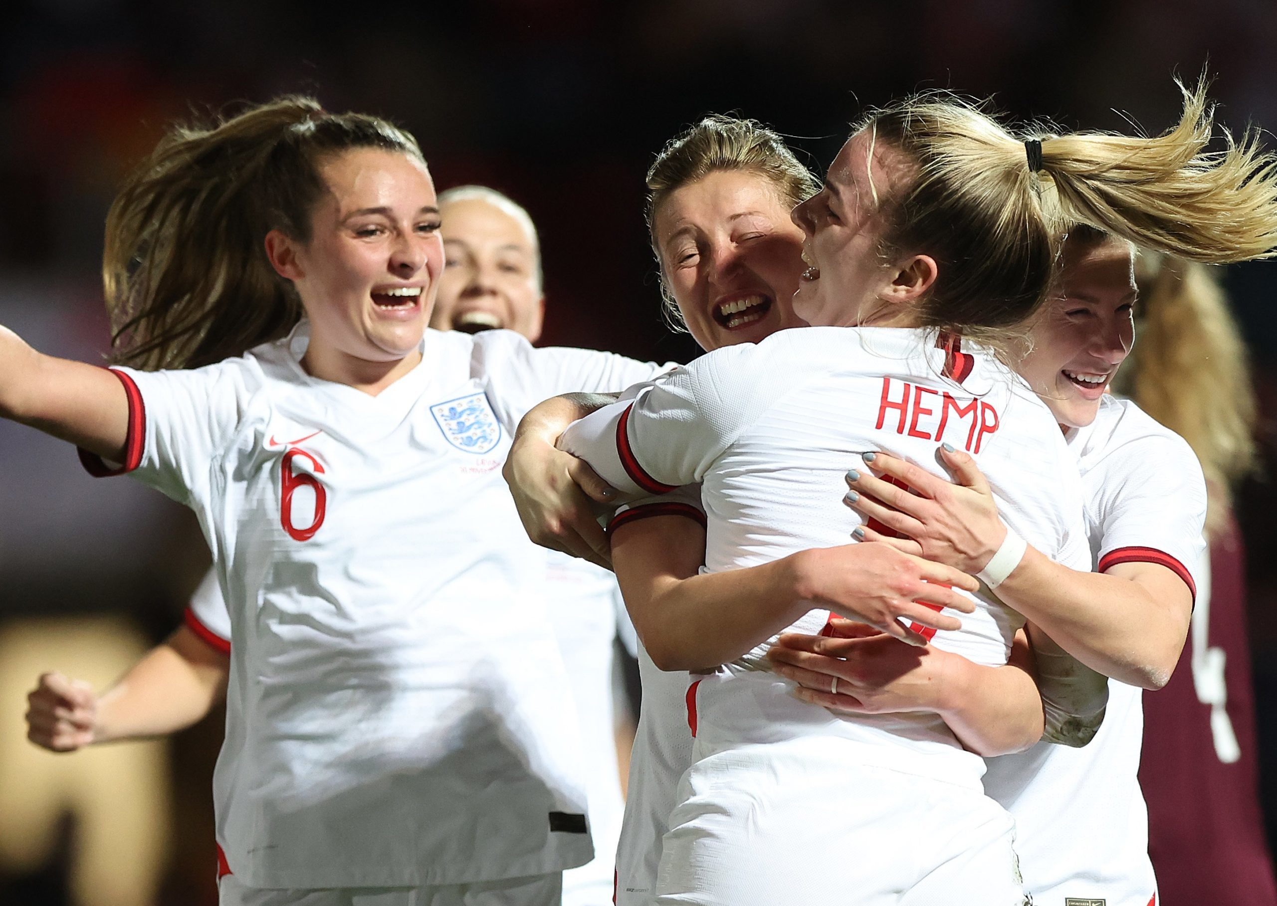Seleção da Inglaterra comemora a goleada nas Eliminatórias da Copa