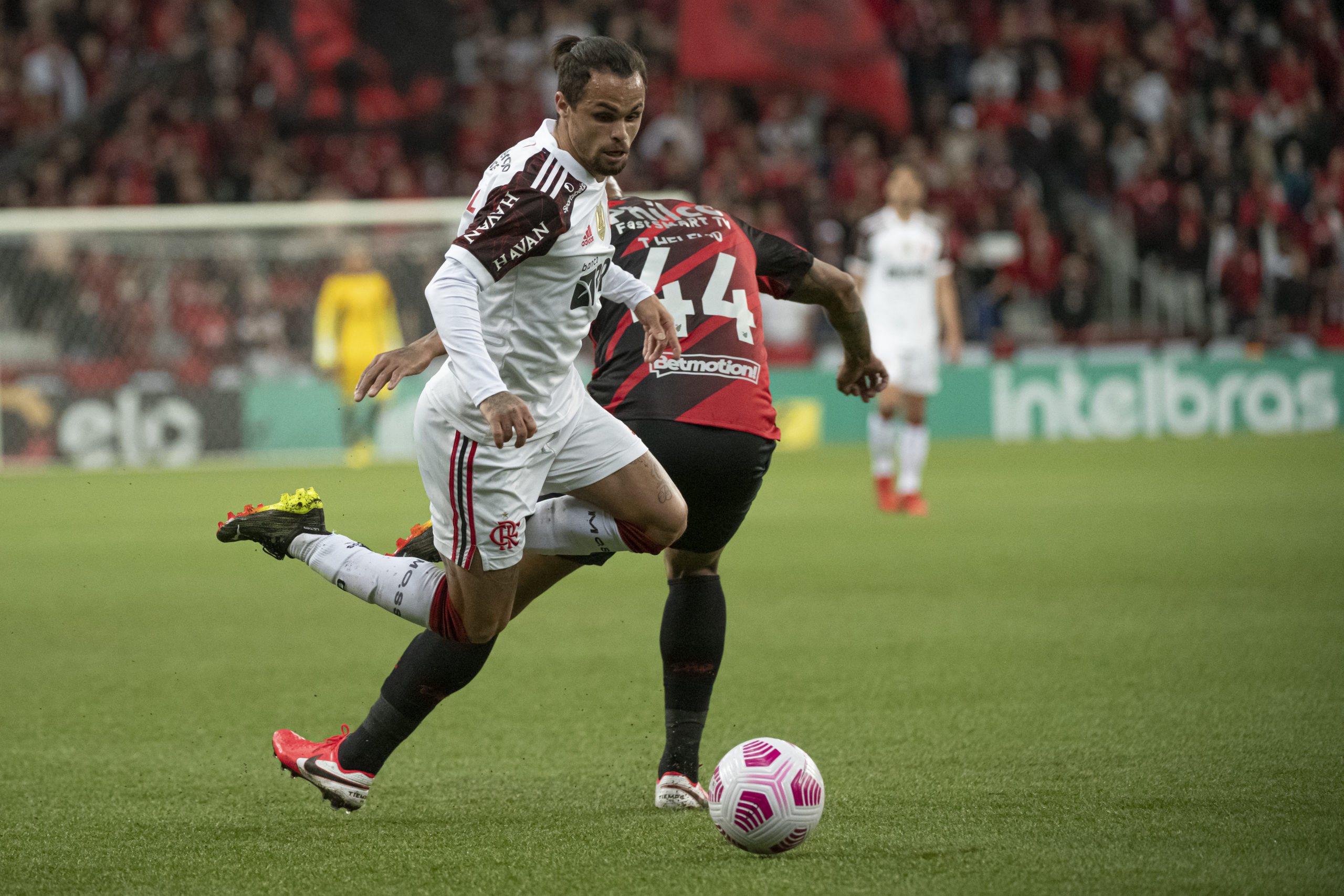 Com sete desfalques, Flamengo divulga lista de relacionados para o duelo contra o Athletico-PR