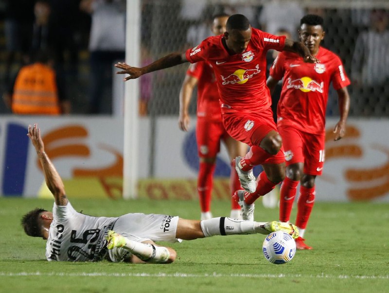 Red Bull Bragantino joga mal e é derrotado pelo Santos. Foto: Ari Ferreira/Red Bull Bragantino