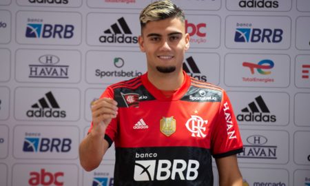 Andreas Pereira revela desejo em permanecer no Flamengo: 'Devo um título à torcida'