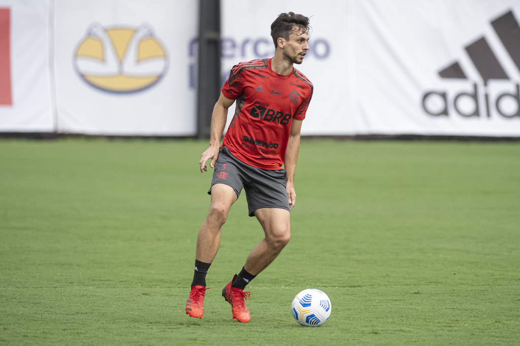 Rodrigo Caio desabafa após Flamengo marcar cirurgia: 'Fiz o possível e o impossível para estar em campo'