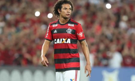 Flamengo rejeita proposta de clube da Arábia Saudita por Willian Arão