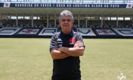 Com promessa de 'time competitivo', Carlos Brazil publica mensagem ao torcedor do Vasco sobre 2022