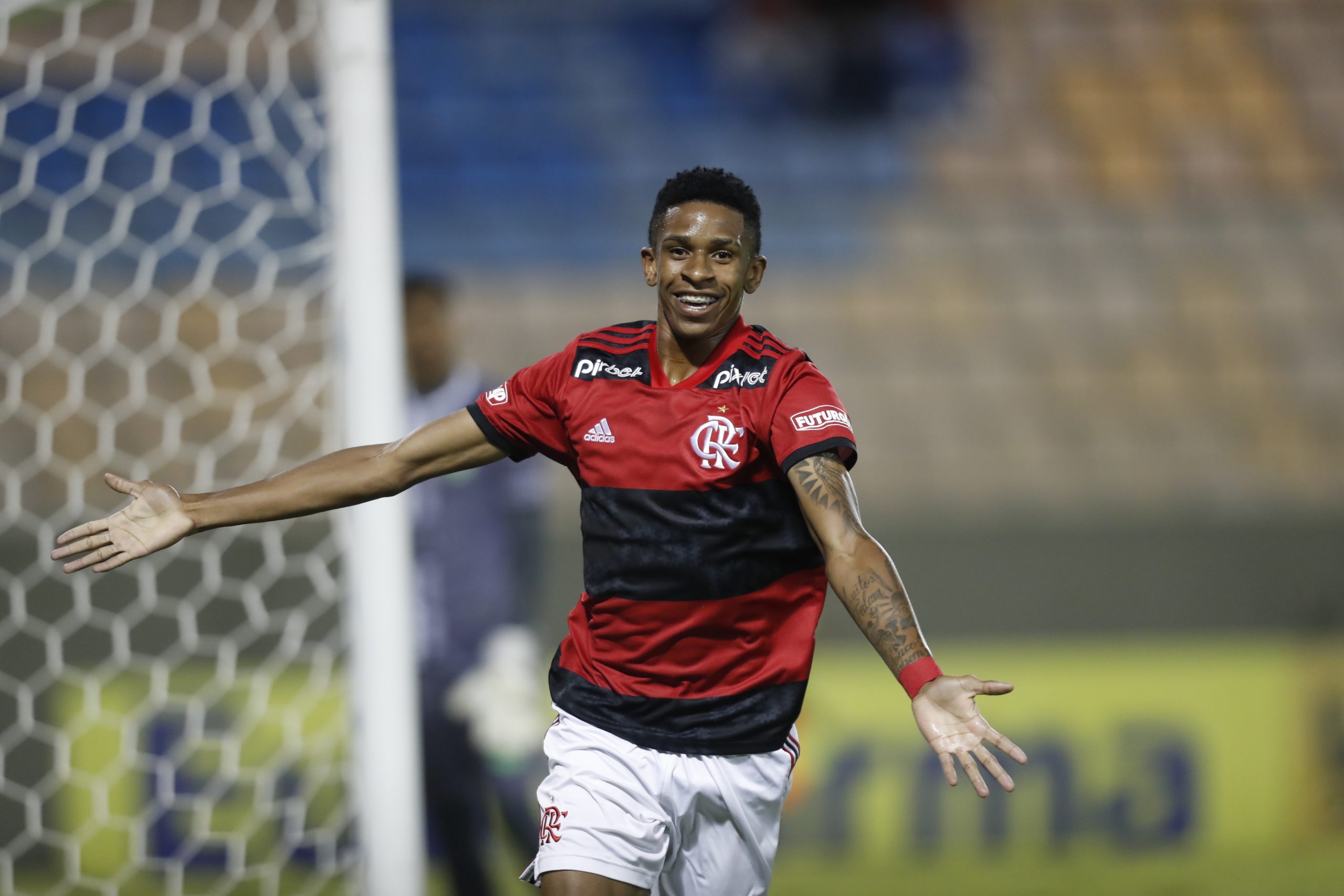 André comemorando gol na Copinha contra o Floresta