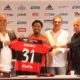 Ao lado do pai, Marinho é apresentado pelo Flamengo: ‘A ficha não caiu ainda’