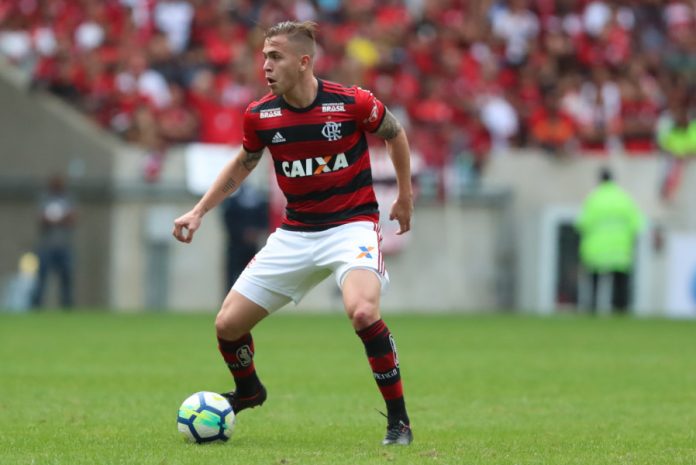 Flamengo recebe proposta do Cerro Porteño por Piris da Motta