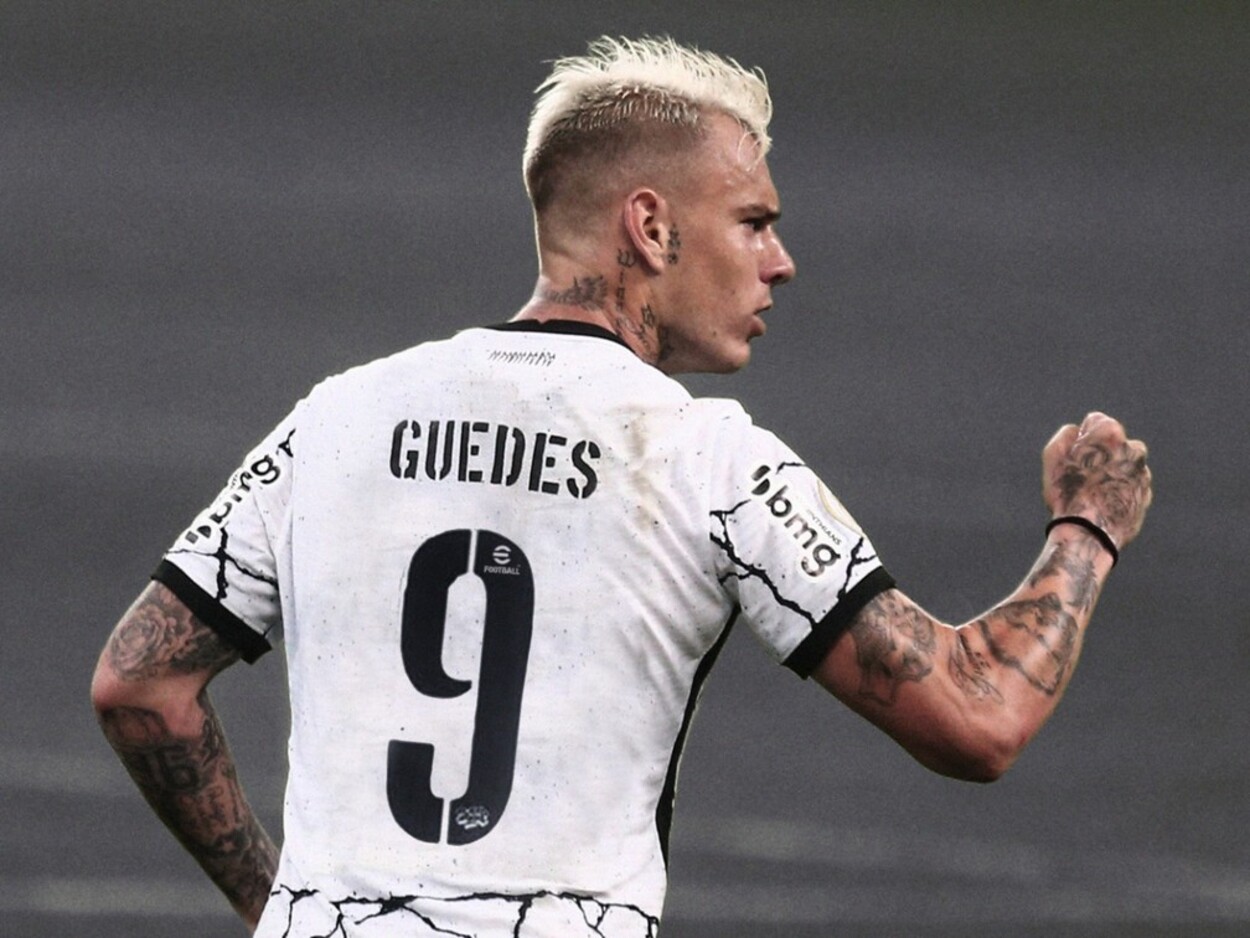 Róger Guedes assume a camisa 9 do Corinthians