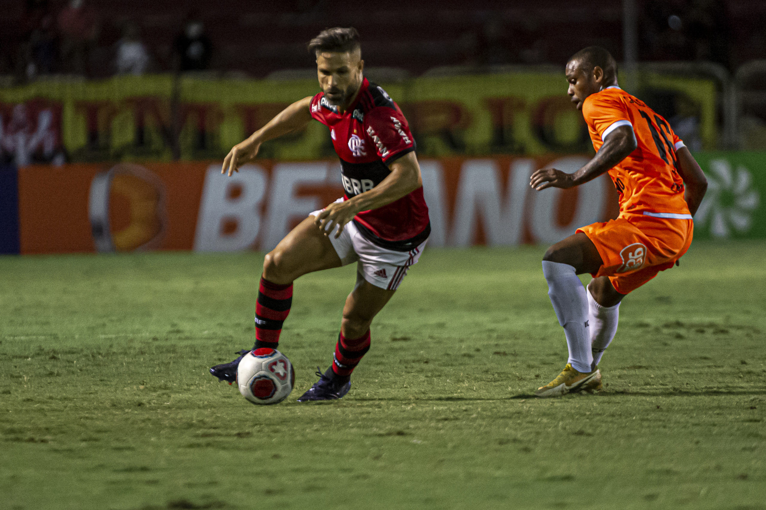 Diego festeja vitória do Flamengo e se derrete por Paulo Sousa: ‘Tem feito um excelente trabalho’