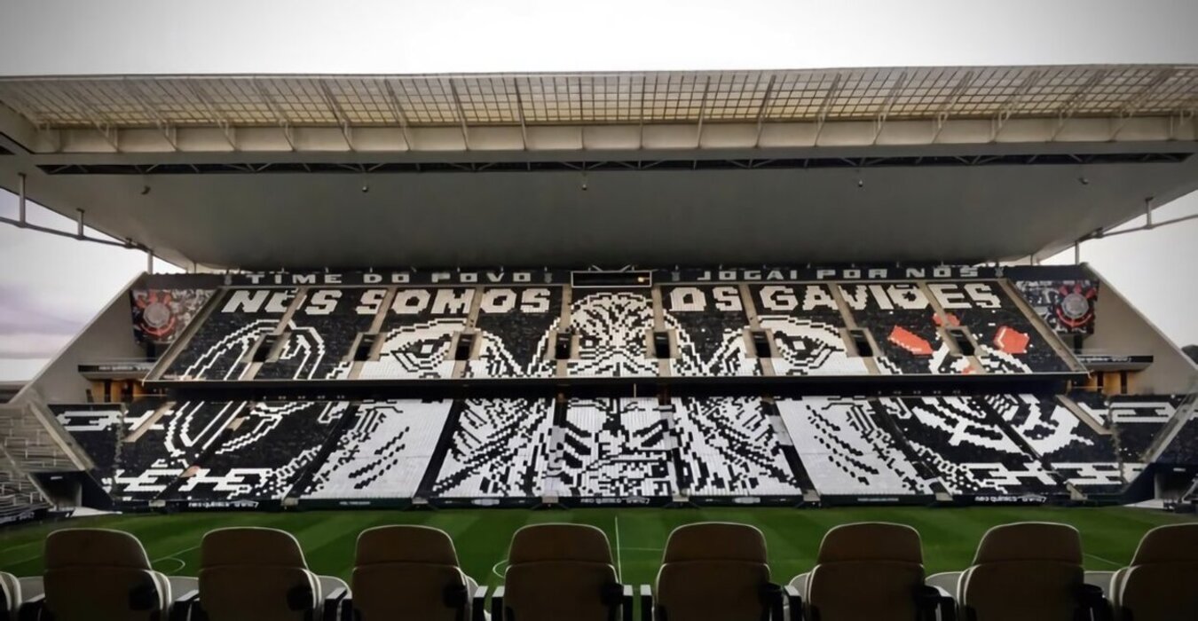 Torcida organizada do Corinthians expulsa vice-presidente por receber dinheiro de conselheiro do clube 
