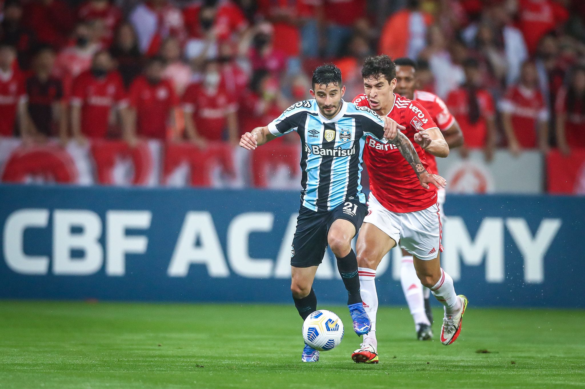 Grêmio de Roger se prepara para Gre-Nal e estreia na Copa do Brasil