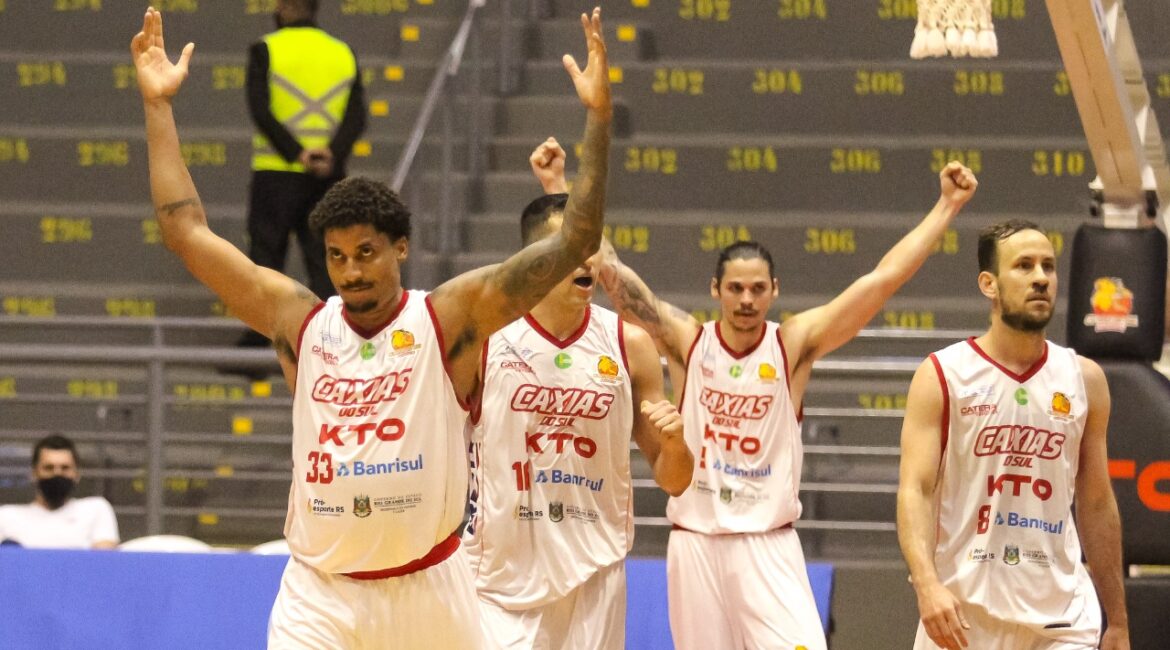 A base sobe forte: os meninos do Caxias do Sul Basquete para o NBB