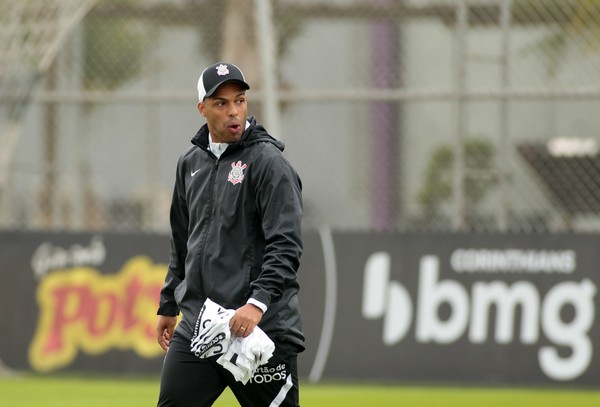 Técnico interino do Corinthians