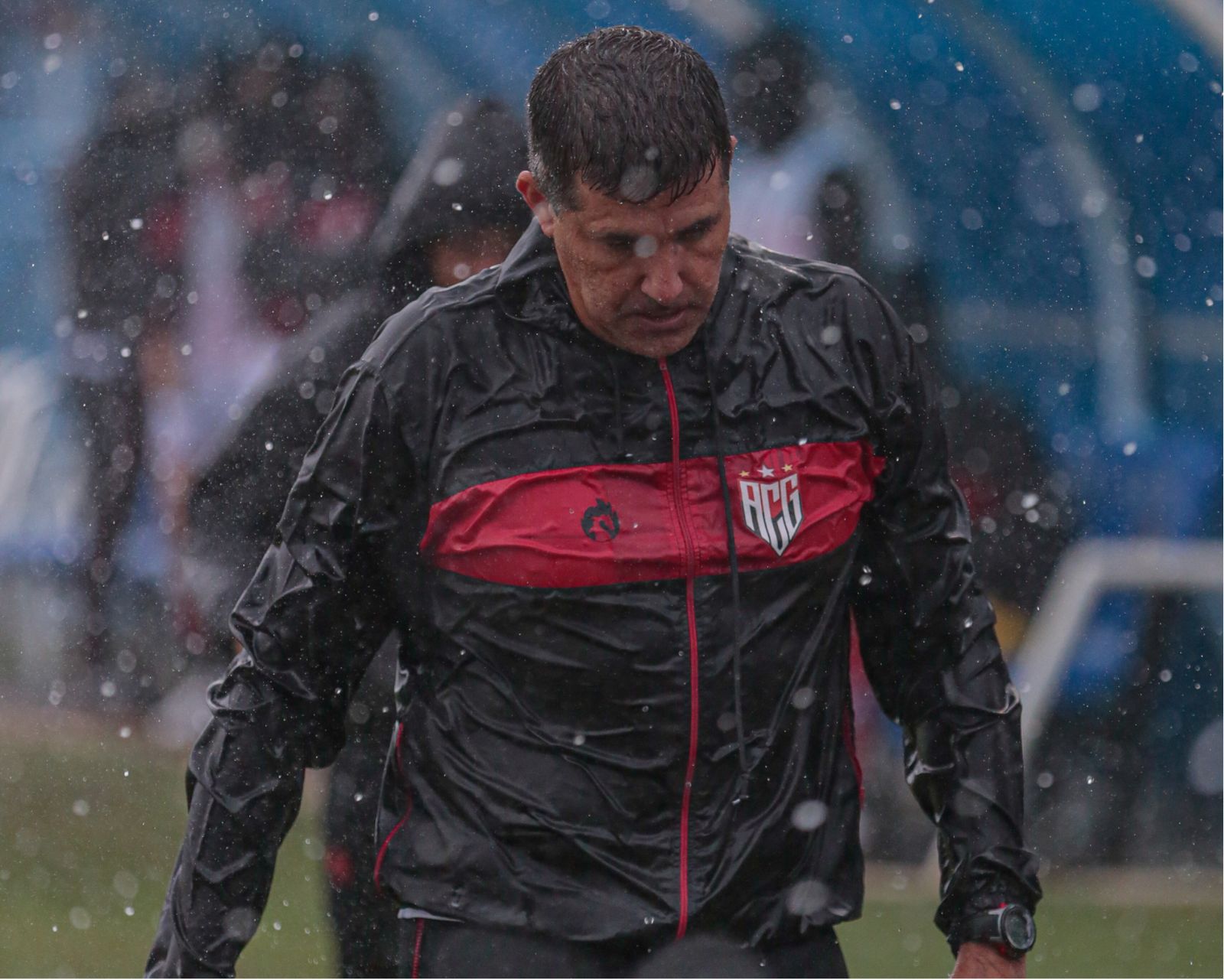 Tempestade e segunda vitória seguida: Confira os bastidores da vitória do Atlético-GO sobre a Aparecidense