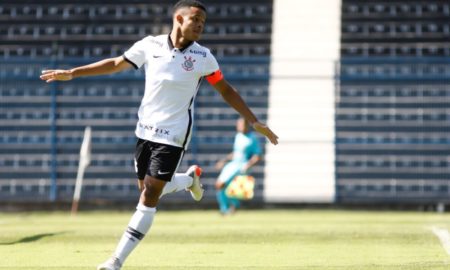 Corinthians acerta detalhes do primeiro contrato profissional de Pedro 