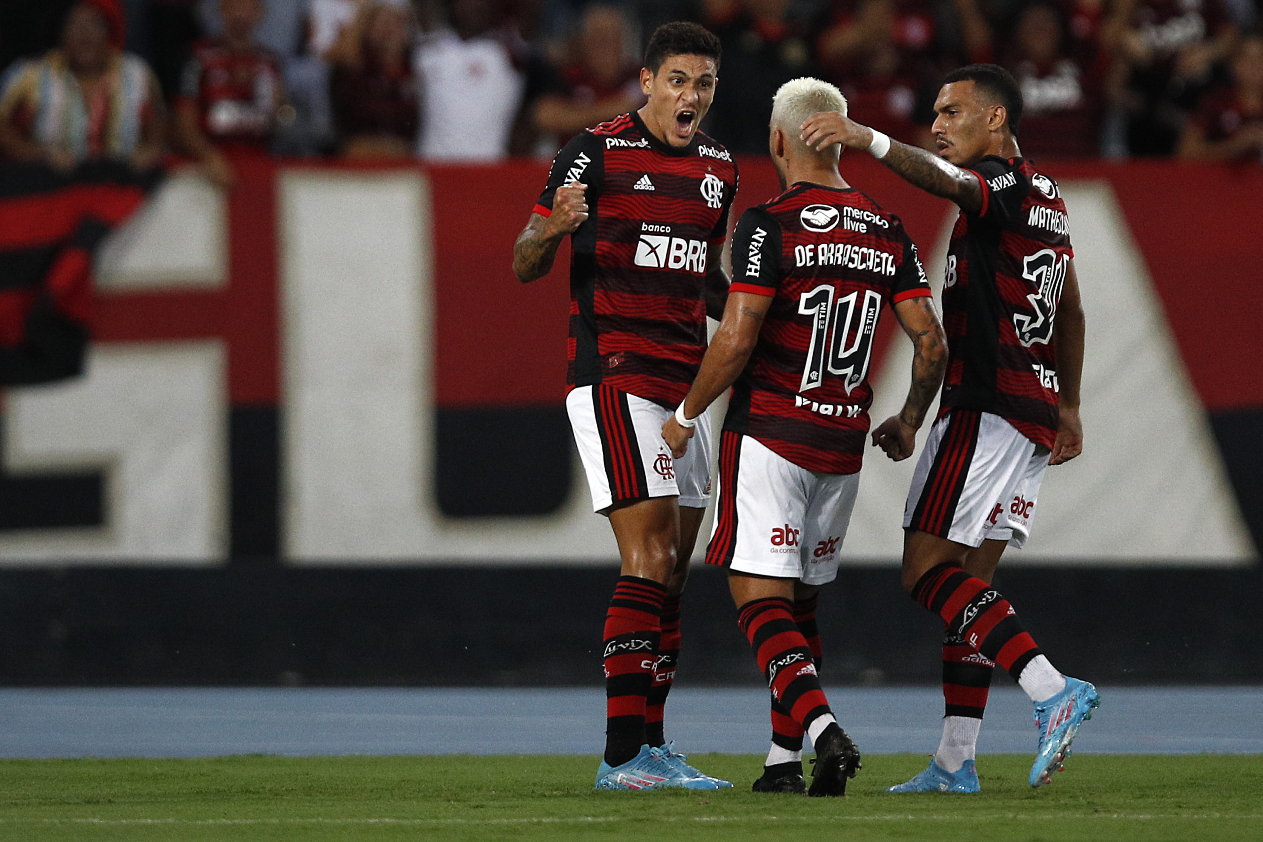 DEU MENGO! Flamengo domina o Botafogo e vence primeiro clássico com Paulo Sousa