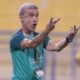 Botafogo topa pagar multa e Luís Castro fica longe do Corinthians 