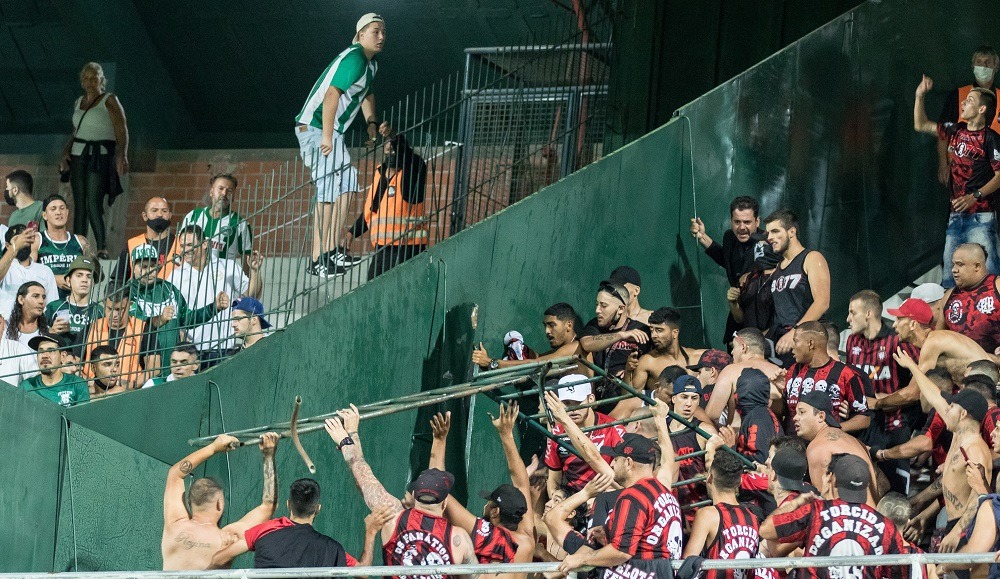 Coritiba domina o Athletico e vence o clássico Athletiba no Couto