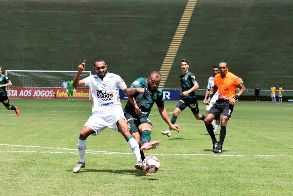 Pouso Alegre x América-MG: prováveis escalações, desfalques, onde assistir  e palpites