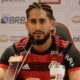Apresentado oficialmente, Pablo promete comprometimento com a camisa do Flamengo: ‘Irei dar minha vida por esse clube’