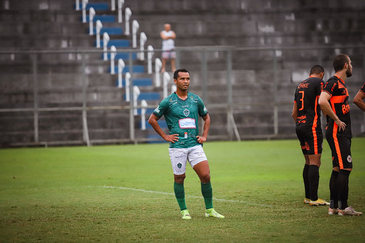Volante do Manaus projeta jogo contra o São Paulo pela Copa do Brasil: ‘vamos buscar fazer um jogo inteligente’