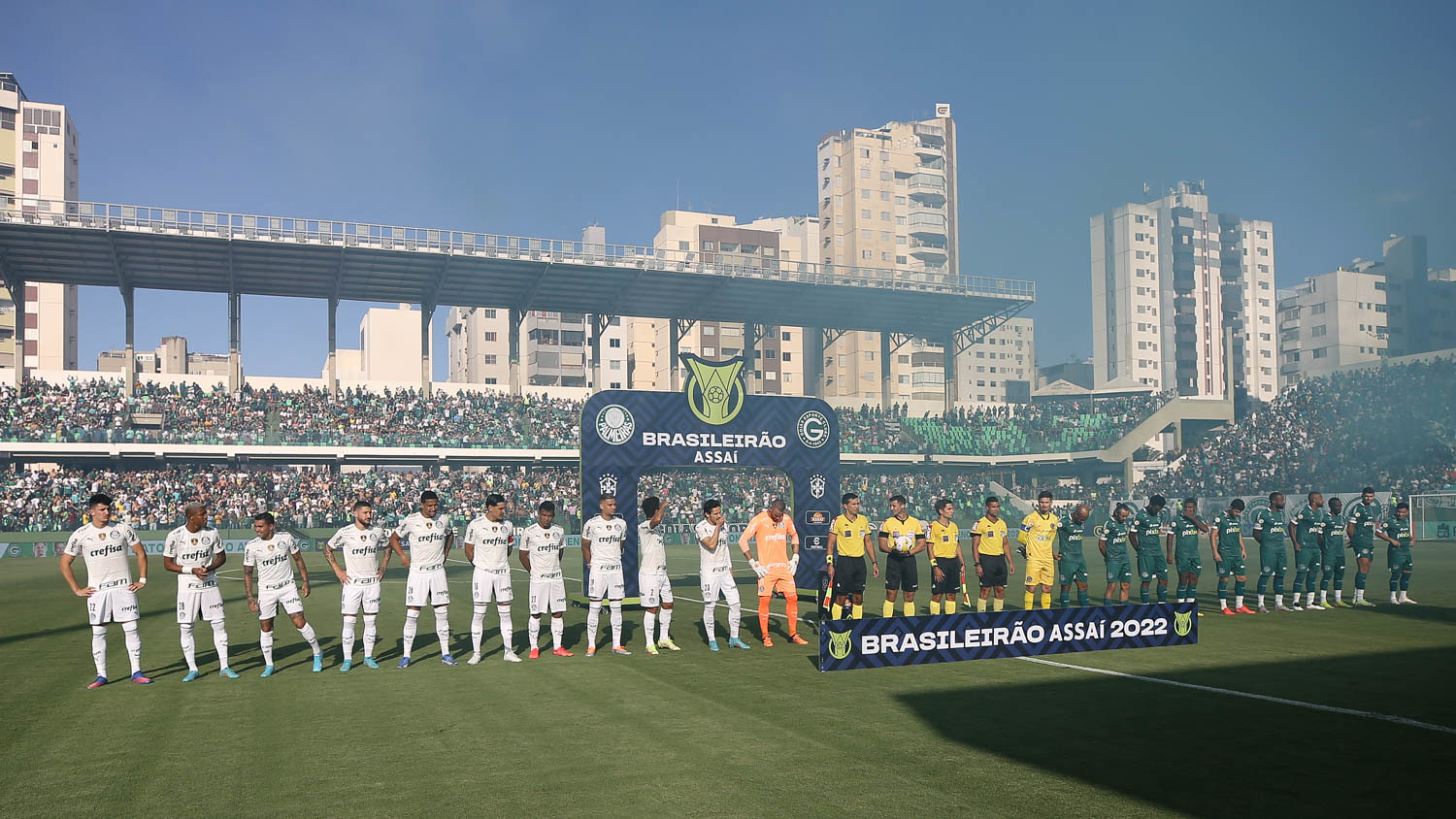 O time da SE Palmeiras, em jogo contra a equipe do Goiás EC, durante partida válida pela segunda rodada, do Campeonato Brasileiro, Série A, no Estádio Hailé Pinheiro. (Foto: Cesar Greco)