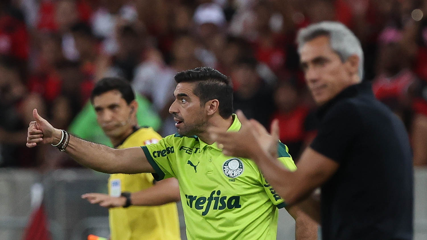 O técnico Abel Ferreira, da SE Palmeiras, em jogo contra a equipe do CR Flamengo, durante partida válida pela terceira rodada, do Campeonato Brasileiro, Série A, no Estádio do Maracanã. (Foto: Cesar Greco)