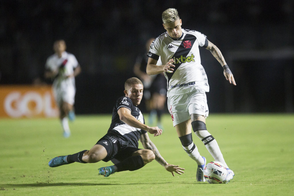 Veja quais jogadores podem completar 100 jogos pelo Corinthians em