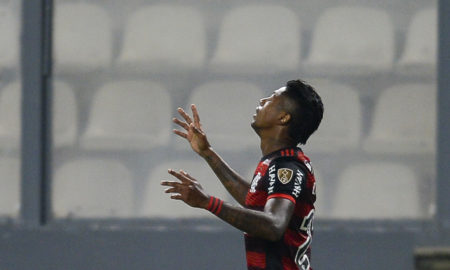 Bruno Henrique empata com Zico na vice-artilharia do Flamengo na Libertadores