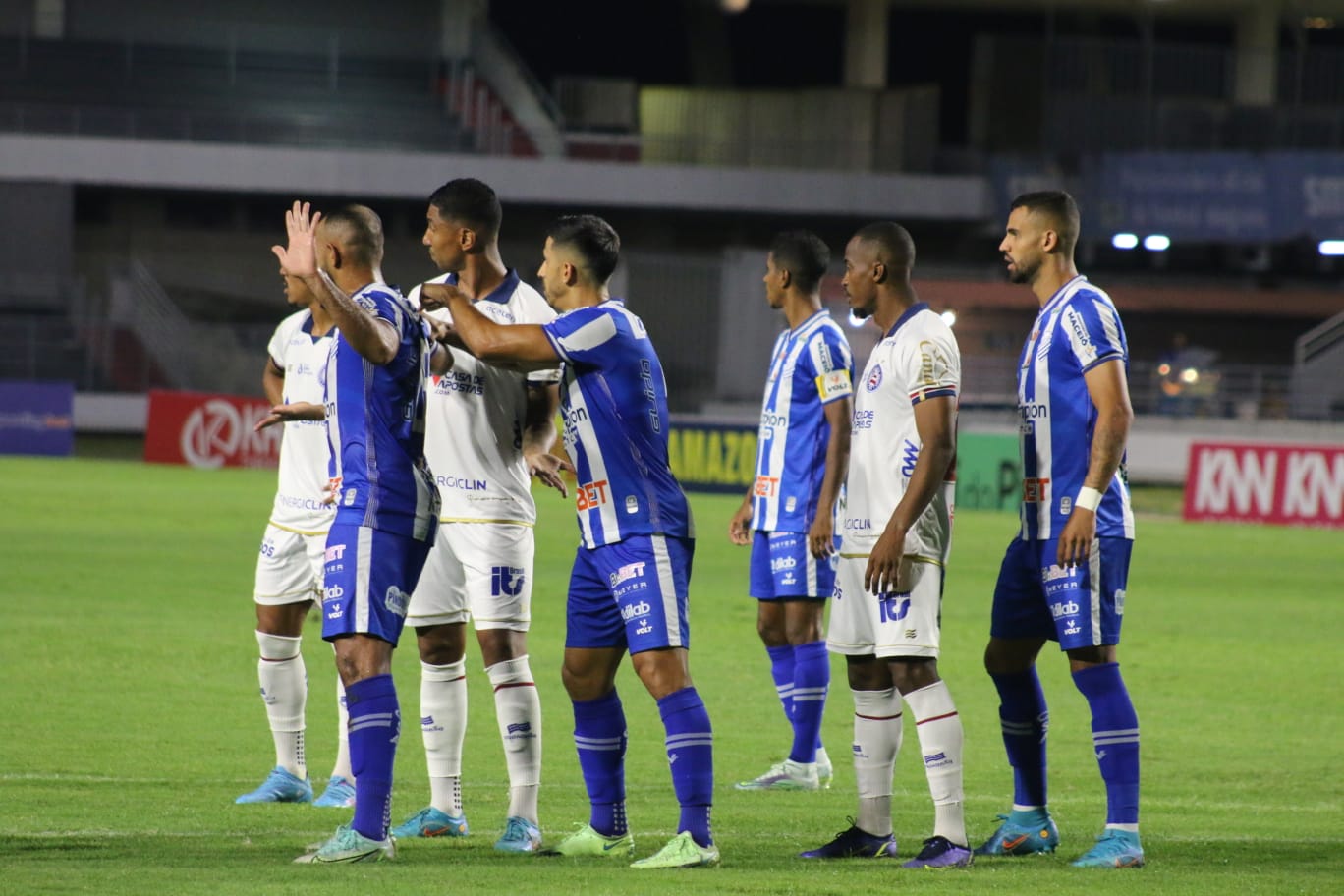 CSA sai na frente, mas deixa Grêmio empatar jogo no Rei Pelé 