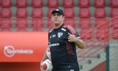 São Paulo encerra preparação para encarar o Flamengo com retorno e dúvida; veja provável escalação