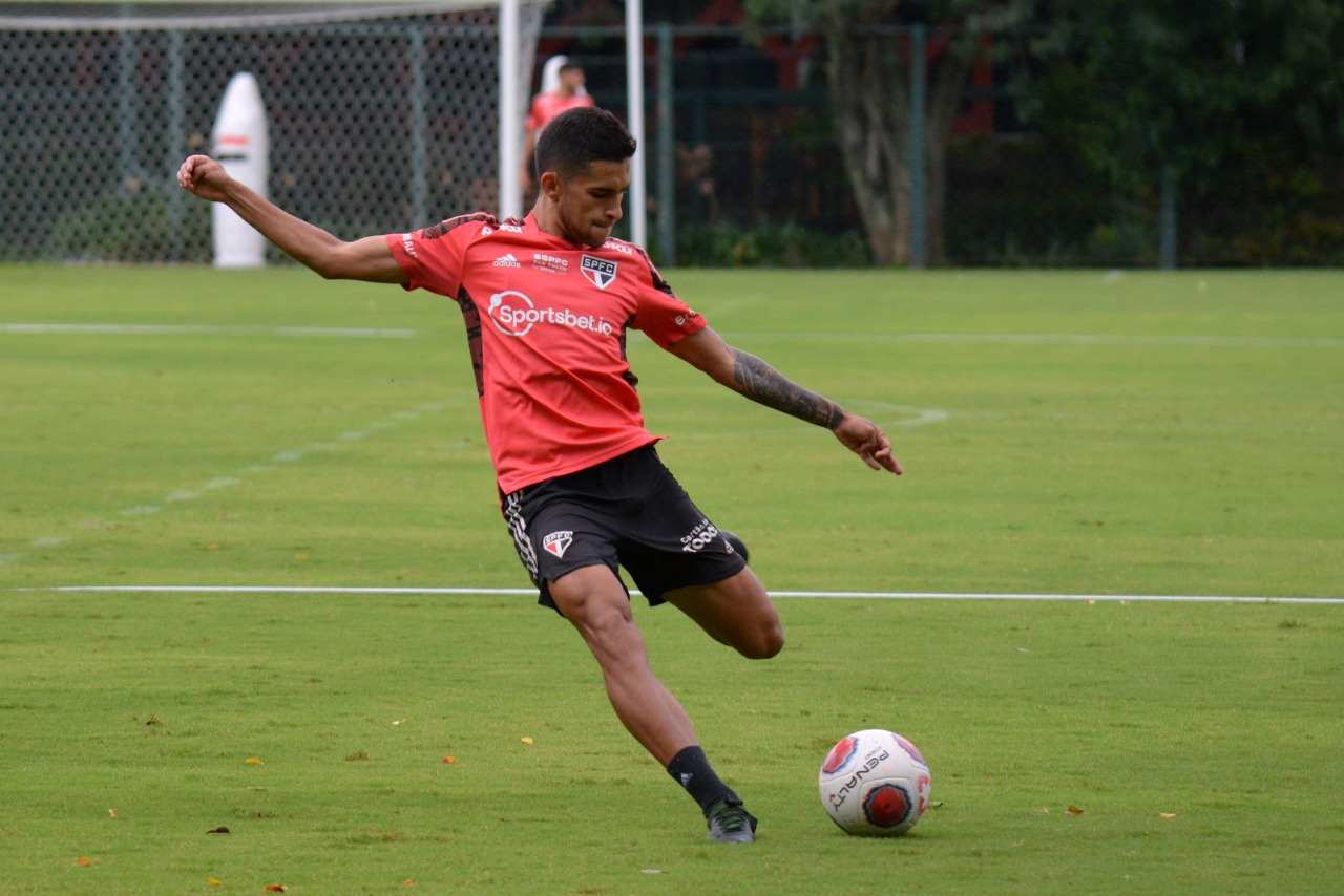 Nestor aumenta lista de desfalques para Ceni; veja como foi treino do São Paulo