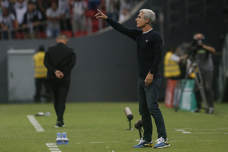 Luís Castro: «O jogo de futebol tem duas balizas»