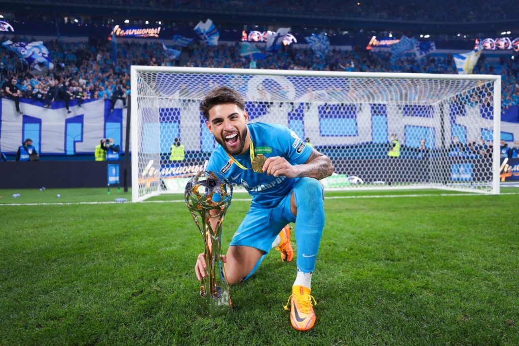 Yuri Alberto celebra conquista do Campeonato Russo pelo Zenit - 01/05/2022  - UOL Esporte