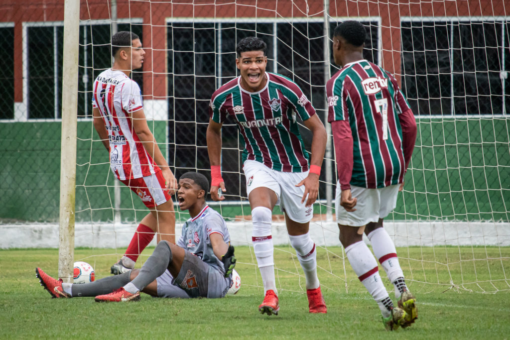 Craque do Fluminense faz três, Brasil atropela Nova Caledônia e respira na  Copa do Mundo Sub-17 - Lance!