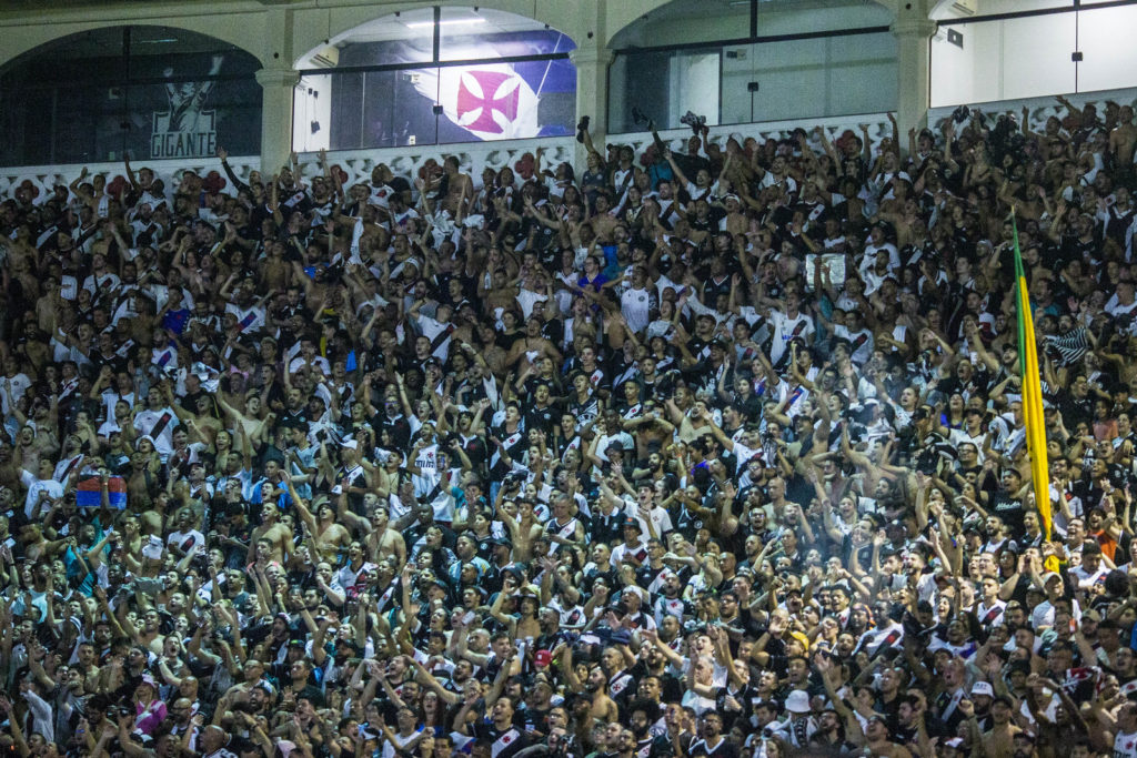 Vasco inicia venda de ingressos para a partida contra o Grêmio, em São Januário