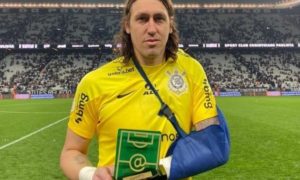 Cássio foi diagnosticado com uma subluxação do ombro esquerdo, após empate por 1 a 1 contra o São Paulo, e já iniciou recuperação no CT Joaquim Grava