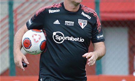São Paulo finaliza preparação para encarar o Ceará e Ceni conta com reforço no treino; veja provável time
