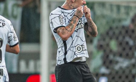 Corinthians enfrenta Internacional, fora de casa, e busca manter a liderança do Campeonato Brasileiro