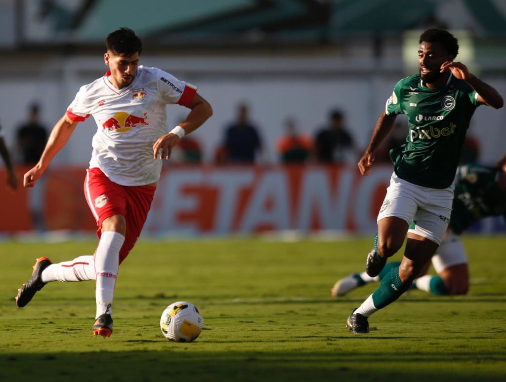 Por covid-19, Guarani enfrenta Cuiabá com 2 jogadores no banco